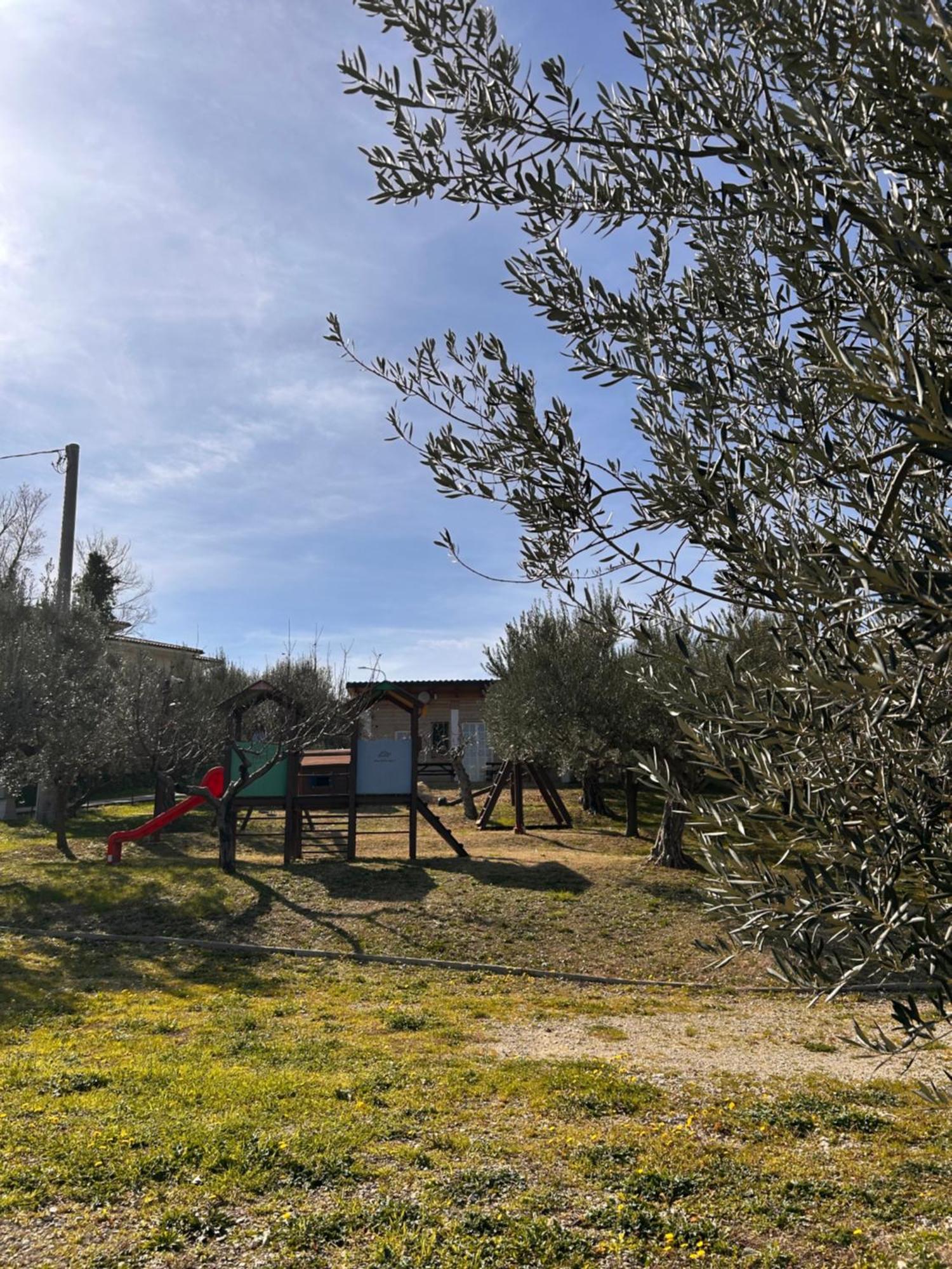Oasi Macerina Vila Alanno Exterior foto